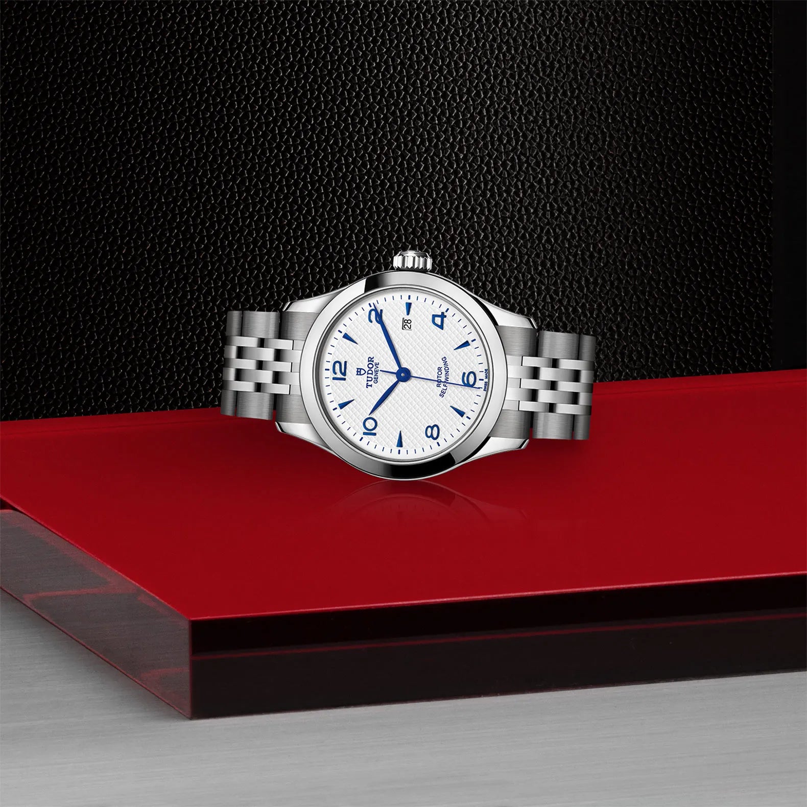 TUDOR 1926 - Little Switzerland