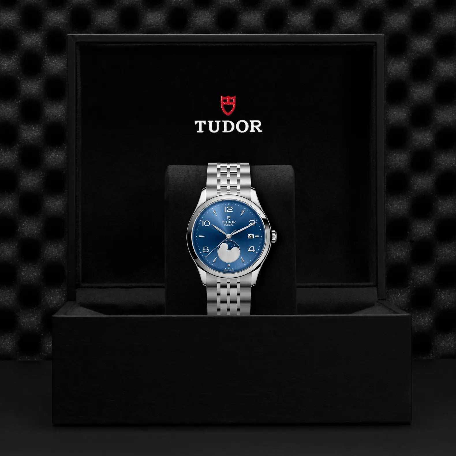 TUDOR 1926 Luna - Little Switzerland