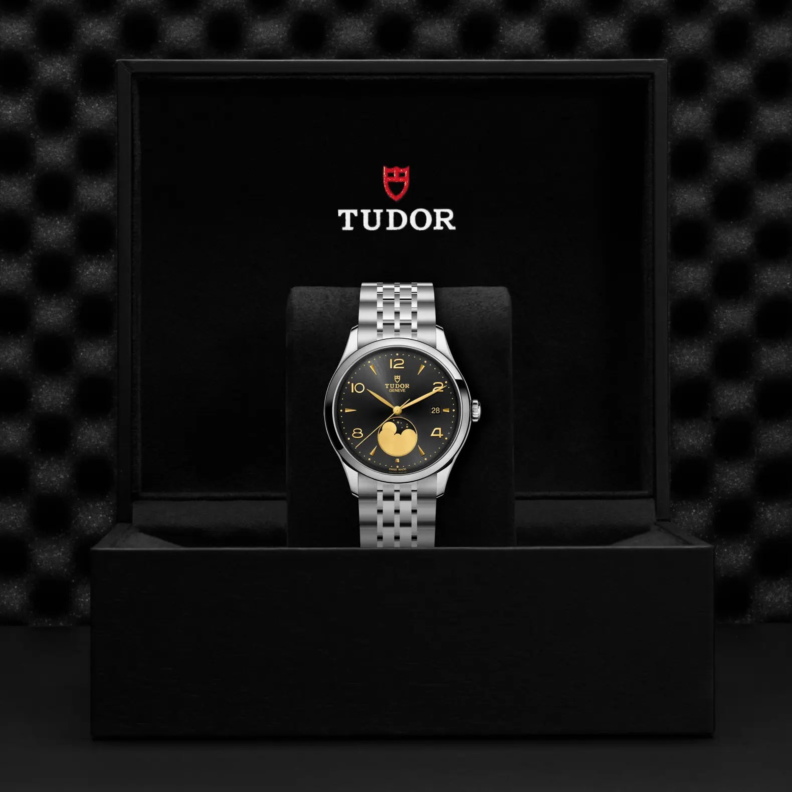 TUDOR 1926 Luna - Little Switzerland