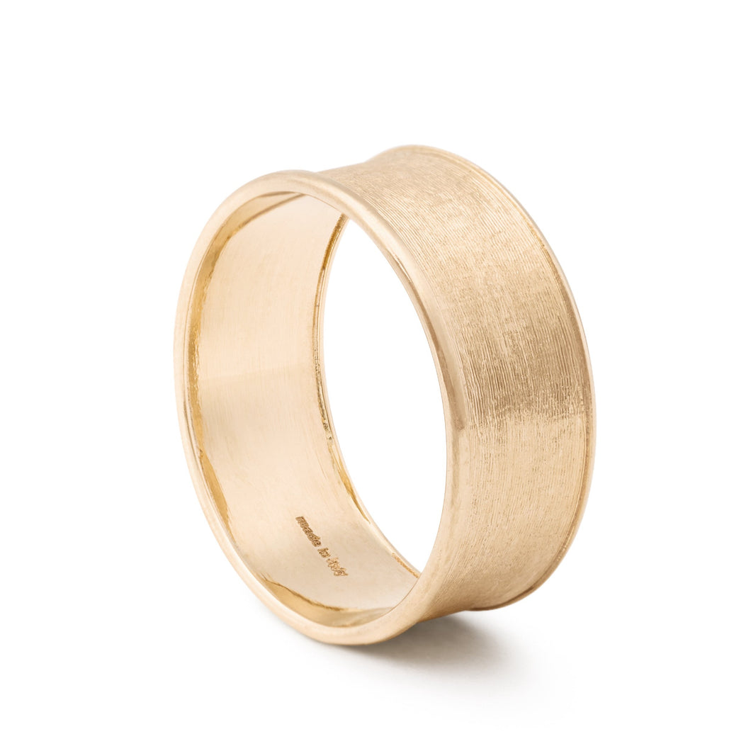 Uomo Collection 18K Yellow Gold Engraved Band Ring